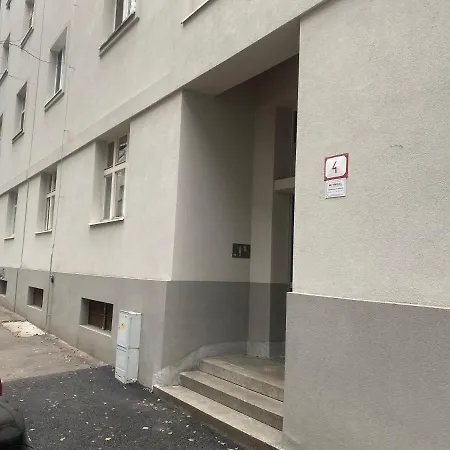 Lägenhet Comfortable Flat In Old Town For 6 Guests Bratislava